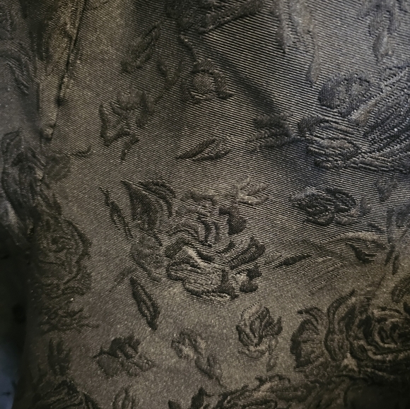 Liz Claiborne rose pattern black dress with bling neckline. Size 4 - Picture 5 of 5